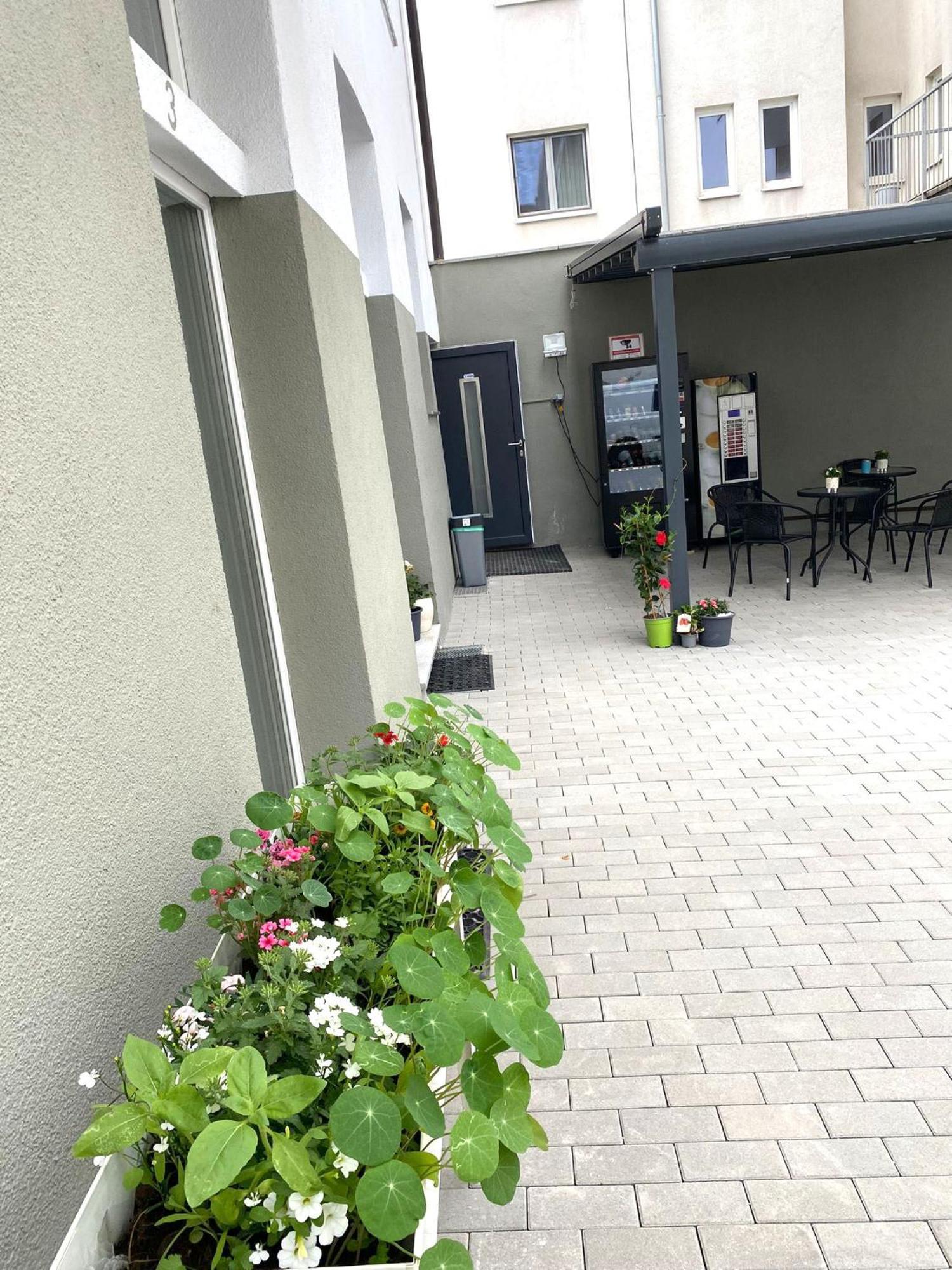 Hostel Linzer City Экстерьер фото